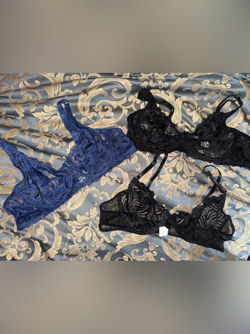 3 Lace Underwire Bra - Black and Navy